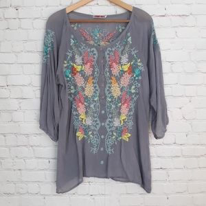 Johnny Was Floral Embroidered Popover Top Blouse Gray Medium